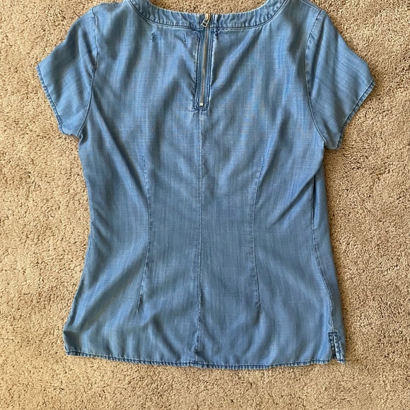 Banana Republic chambray blouse - Picture 4 of 5